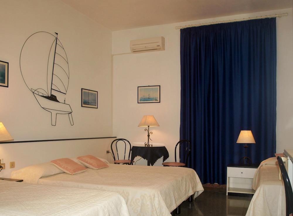 Hotel La Conchiglia La Maddalena (Sassari) Exterior foto